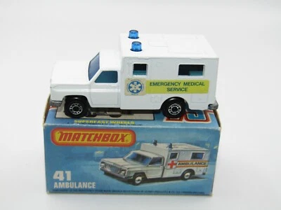 Matchbox Superfast No 41 Ambulance Emergency Medical Service VNMIB - Image 1 of 4
