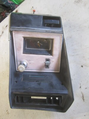 OLDSMOBILE CUTLASS PANEL DE TABLERO IZQUIERDO FRENO DE ESTACIONAMIENTO LIBERACIÓN RELOJ INTERRUPTOR LIMPIAPARABRISAS OEM Foto 1 de 4