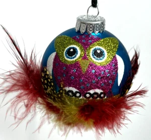 Glitzer Eule mit echten Federn, blauer runder Glas Weihnachtsschmuck, Schreitier - Bild 1 von 5
