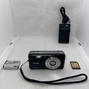 Kodak EasyShare V803 8MP Digital Camera Tested Plus Charger Battery 16GB SD - Picture 1 of 9