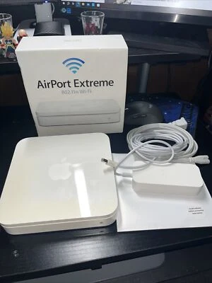 Apple AirPort Extreme 54Mbps 3-Port 1000Mbps Wireless N Router (MC340LL/A) - Image 1 of 2