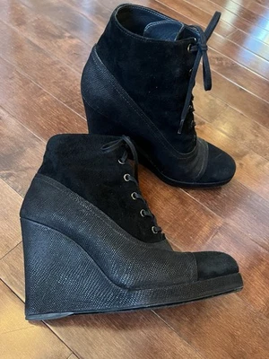 Botas con cordones Stuart Weitzman para mujer negras gamuza raya cuña talla 8 M Foto 1 de 4