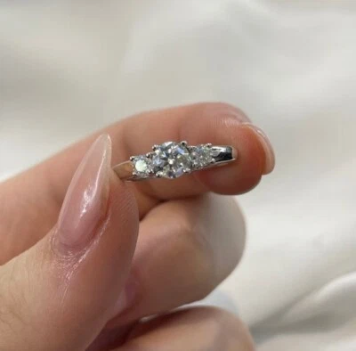 Massiver 14k Weißgold 1,50 TCW Rundschliff Drei Steine Moissanit Verlobungsring - Bild 1 von 4