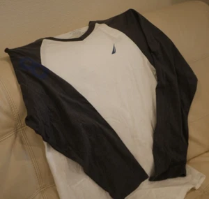 NEW WT BOYS WHITE GRAY LONG SLEEVE NAUTICA COTTON V NECK SHIRT XL 18-20 - Picture 1 of 11