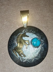 Colgante Navajo Vintage Caballo Nativo Americano Esterlina y Relleno de Oro 925 RJ - Imagen 1 de 3