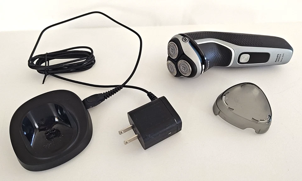 Afeitadora eléctrica recargable Philips Norelco Series 3000 S3311 Foto 1 de 4