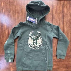 Milwaukee Bucks Logo Pullover Hoodie Youth Size S-8 NWT - Picture 1 of 3