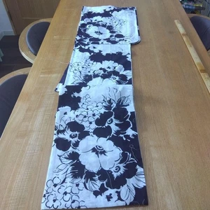 Yukata, white background, floral pattern - Picture 1 of 5