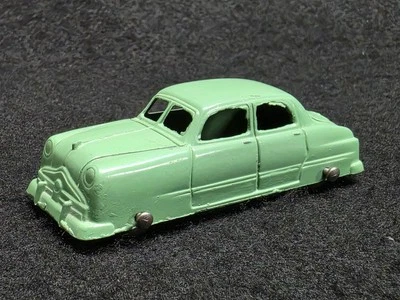 Tootsie Toy 1949 Ford 4-Door Sedan - Green - Image 1 of 3