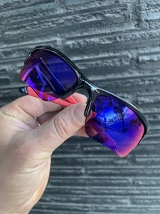 Oakley Quarter Jacket Sonnenbrille schwarzes Gestell schwarze Gläser rote Bügel Herren - Bild 1 von 4