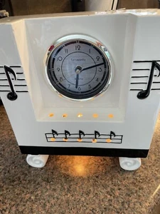 Zarzaparrilla ART DECO musical blanco PORCELANA reloj de cuarzo/luz- - - Imagen 1 de 6