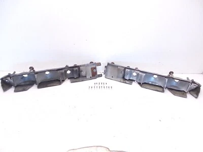 Par de soportes de luces traseras Camaro 78-81 originales GM 5969310 5969309 Foto 1 de 4