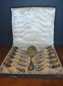 J.S. Juego de cucharas semi-taza de plata KAUFMANN Frankfurt Alemania .989 (12) Orig. Caja - Imagen 1 de 23