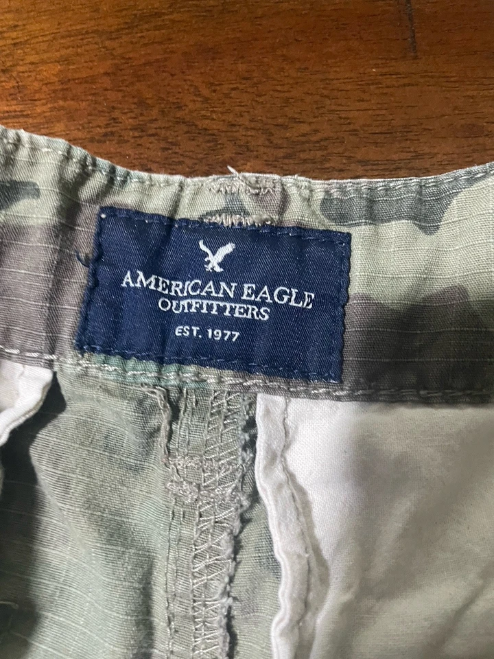 American Eagle Outfitters Camo Cargo Shorts Mens 28 Green Military Camo S - Image 1 of 4