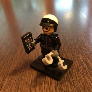 LEGO MOVIE SERIES 1 MINIFIGURE SCRIBBLE FACE BADCOP 71004 - Picture 1 of 2