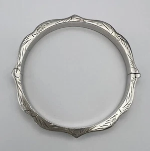 Vintage Handmade Sterling Silver Etched Design Curved Bangle Hinge Bracelet - Picture 1 of 11