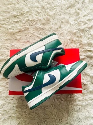 Talla W 7.0 - Nike Dunk Low "Gorge Green/Midnight Navy" Totalmente Nuevas Foto 1 de 4