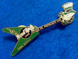 SAN DIEGO ST PATRICK'S DAY SHAMROCK TOP HAT FV GUITAR 2000 Hard Rock Cafe PIN - Picture 1 of 1