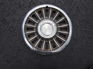 OEM 1965 PONTIAC BONNEVILLE 14" HUBCAP / WHEEL COVER GM P/N #9704036 - Picture 1 of 10