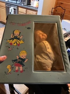1960’S TINY THUMBELINA, CASE, CLOTHES, HAS KNOB AND IT WORKS COOL RARE PIECE - Picture 1 of 8