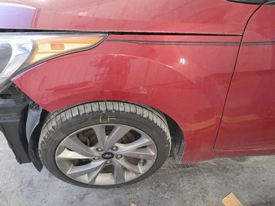 Guardabarros delantero izquierdo usado se adapta a: Hyundai Veloster 2016 delantero izquierdo grado A Foto 1 de 4