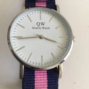 QW Quality Watch Reloj Pulsera Unisex WRISTWATCH - Imagen 1 de 5