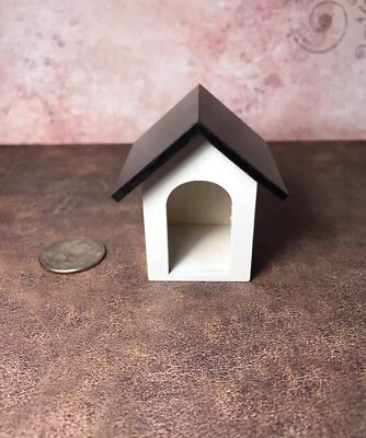 MINIATURE DOLLHOUSE 1:12 ￼SCALE DOG HOUSE BRAND NEW L@@K - Image 1 of 2