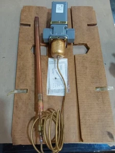JOHNSON CONTROL V47AD-1C 1" WATER REGULATING VALVE Temperature Actuated - Picture 1 of 6