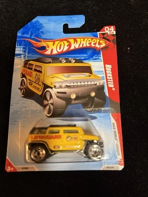 Hot Wheels Race World Beach 04/04 2010 - Rockster salvavidas amarillo  Foto 1 de 4