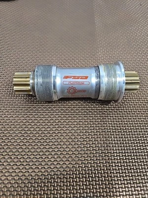 FSA Platinum Bottom Bracket,  Isis Drive, 68 mm, 113mm - Image 1 of 4