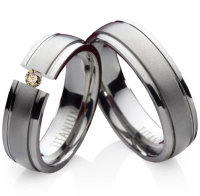 2 Eheringe Trauringe mit echtem Diamant Verlobungsringe aus Titan Gravur TLB3 - Bild 1 von 4