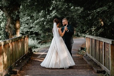 Hochzeitskleid A-Linie Ivory Gr. 38 Mit Spitze und Blumenapplikationen  - Bild 1 von 4