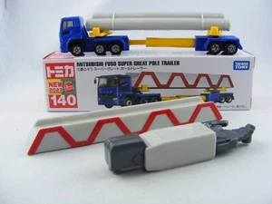 Mitsubishi Fuso Super Great Pole Trailer, Takara Tomy Tomica #140, Approx. 1/100 - Picture 1 of 8