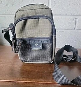 Samsonite Bolso Bandolera Pequeño para Cámara Acolchado 3 Bolsillos Verde Usado en Excelente Condición 4x2x6" - Imagen 1 de 5