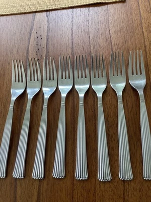 Vintage Silverware- 8 Cosmos Tosco Ribbed Dinner Forks 18/10 Japan - Image 1 of 4