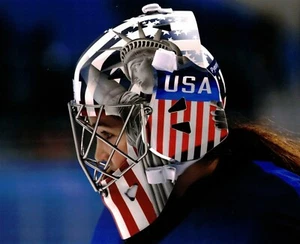 Nicole Hensley Team USA NHL UNSIGNED 8x10 Photo - Picture 1 of 1