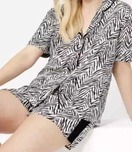 Ex M &S Ladies Zebra Print PJS Pyjama Set Tshirt & Shorts Nightwear Loungewear - Picture 1 of 5