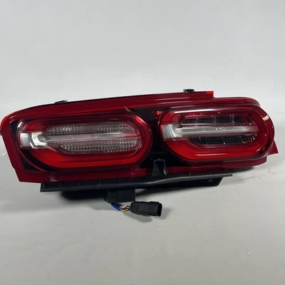 19-24 CHEVROLET CAMARO RS Z28 SS LANTERNA TRASEIRA LED DIREITA DO PASSAGEIRO - Imagem 1 de 4