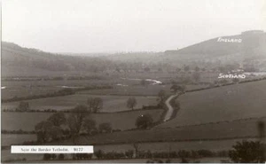 REAL PHOTO POSTCARD NEAR THE BORDER YETHOLM ROXBURGHSHIRE, SCOTLAND MONARCH#9177 - Picture 1 of 2