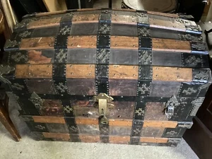 Vintage 1870’s Huge Trunk High End! - Picture 1 of 7