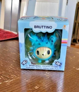 Figurina Tokidoki Bruttino in vinile da collezione 3” Cactus Friends 2009 di Strangeco - Foto 1 di 3