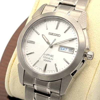 Reloj SEIKO ZAFIRO TITANIO 7N43-0AS0 QZ Hombre Plateado Día-Fecha Y2K 00S 10ATM Foto 1 de 4