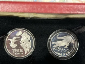 1978 COLOMBIA SILVER PROOF 500 & 750 PESOS - CROCODILE & HUMMINGBIRD - CASED - Picture 1 of 11