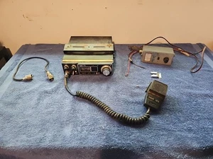 Montgomery Ward 40 Channel CB Radio 775 W/ Extra Pieces - Zdjęcie 1 z 9