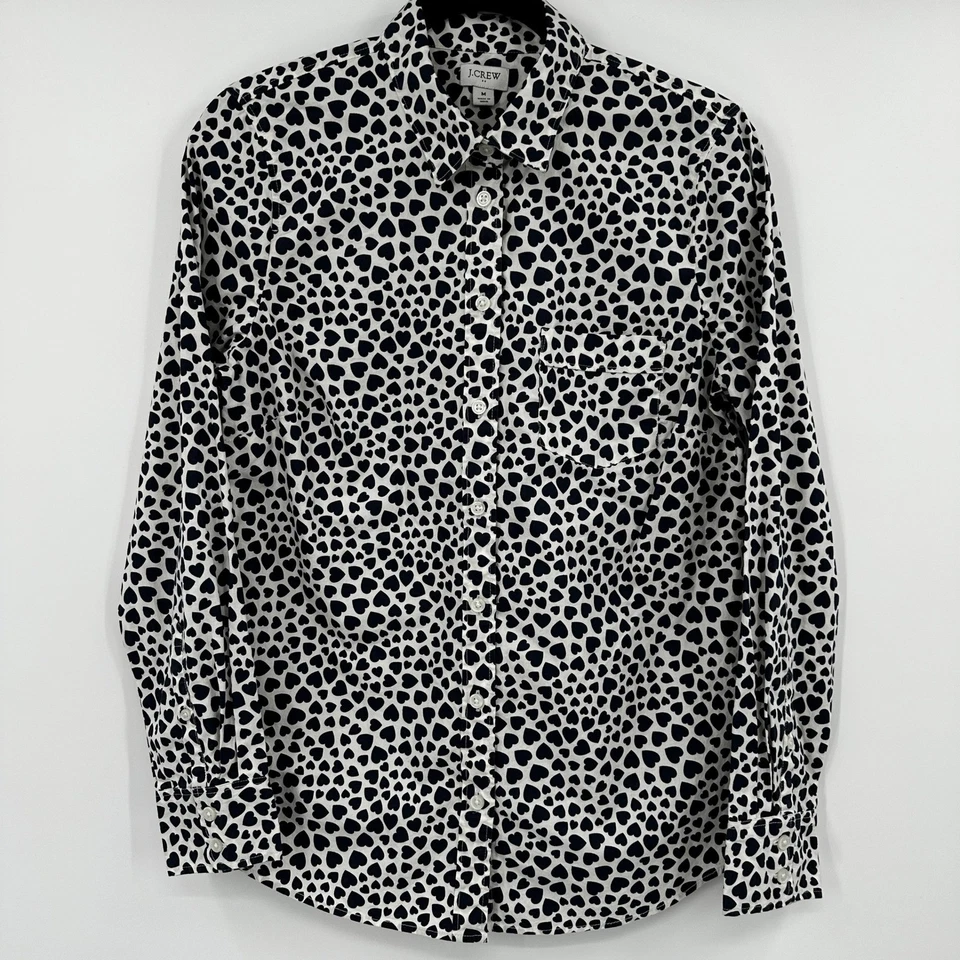 Camisa feminina J Crew preta branca com estampa de coração manga comprida tamanho médio - Imagem 1 de 4