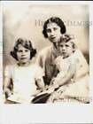 1933 Press Photo Duchess of York & Children Elizabeth Mary, Margaret Rose
