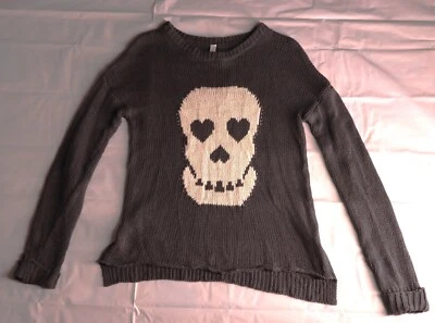 Suéter feminino caveira Xhilaration tamanho P - Imagem 1 de 2
