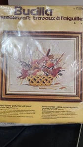 Bucilla Needlecraft Kit Dried Flowers #C238 Needlepoint NWT - Foto 1 di 3