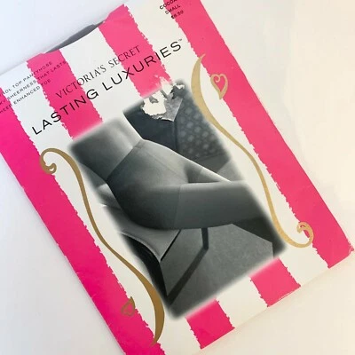 Pantimedias Victoria's Secret Lasting Luxuries pequeñas con control de cacao  Foto 1 de 4