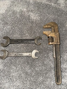 Vintage Ford Schraubenschlüssel 3er-Set - enthält 1 verstellbaren Schraubenschlüssel & 2 Maulschlüssel’s - Bild 1 von 10